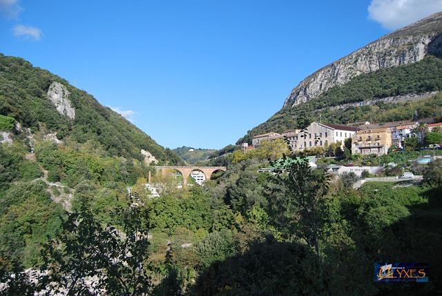 la valle bonea col ponte del diavolo.JPG